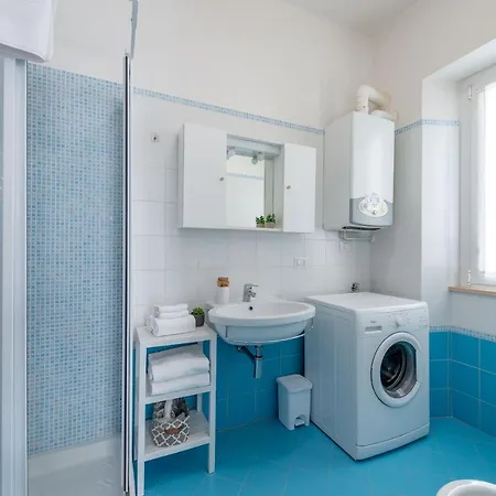 L'angolo Giallo - Centralissimo سان بنيديتّو ديل ترونتو